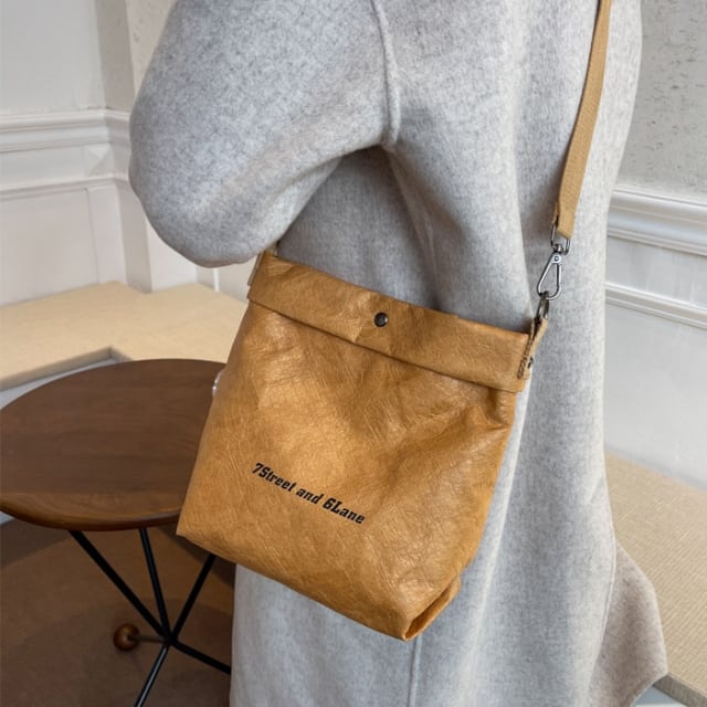 【予約販売】ショルダーバッグ カジュアル メンズ レディース クラフト ペーパー ミニバッグ ブラック ブラウン 斜め掛け クラシカル メッセンジャー 黒 こなれ感 お洒落 韓国 トレンド