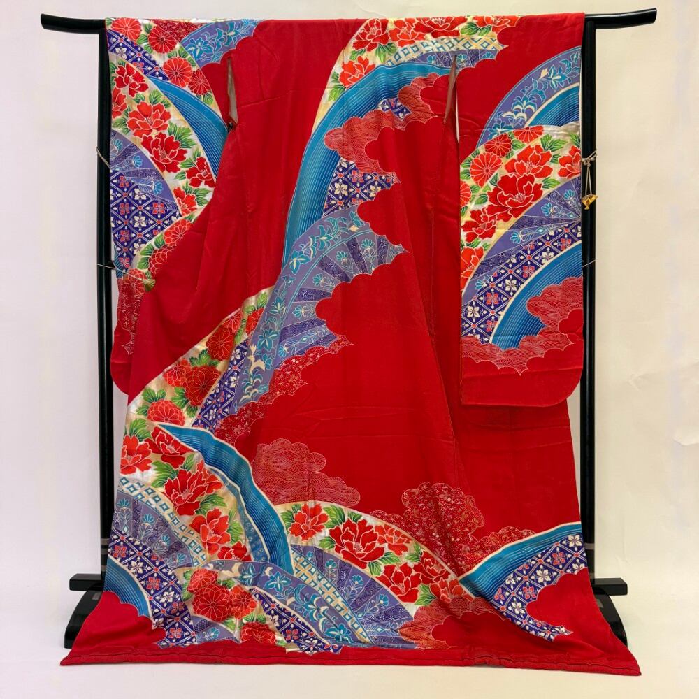 本振袖 引き振袖 赤 正絹 花柄 古典 刺繍 結婚式 裄65cm 身丈183cm 花嫁衣装 Mサイズ 6681