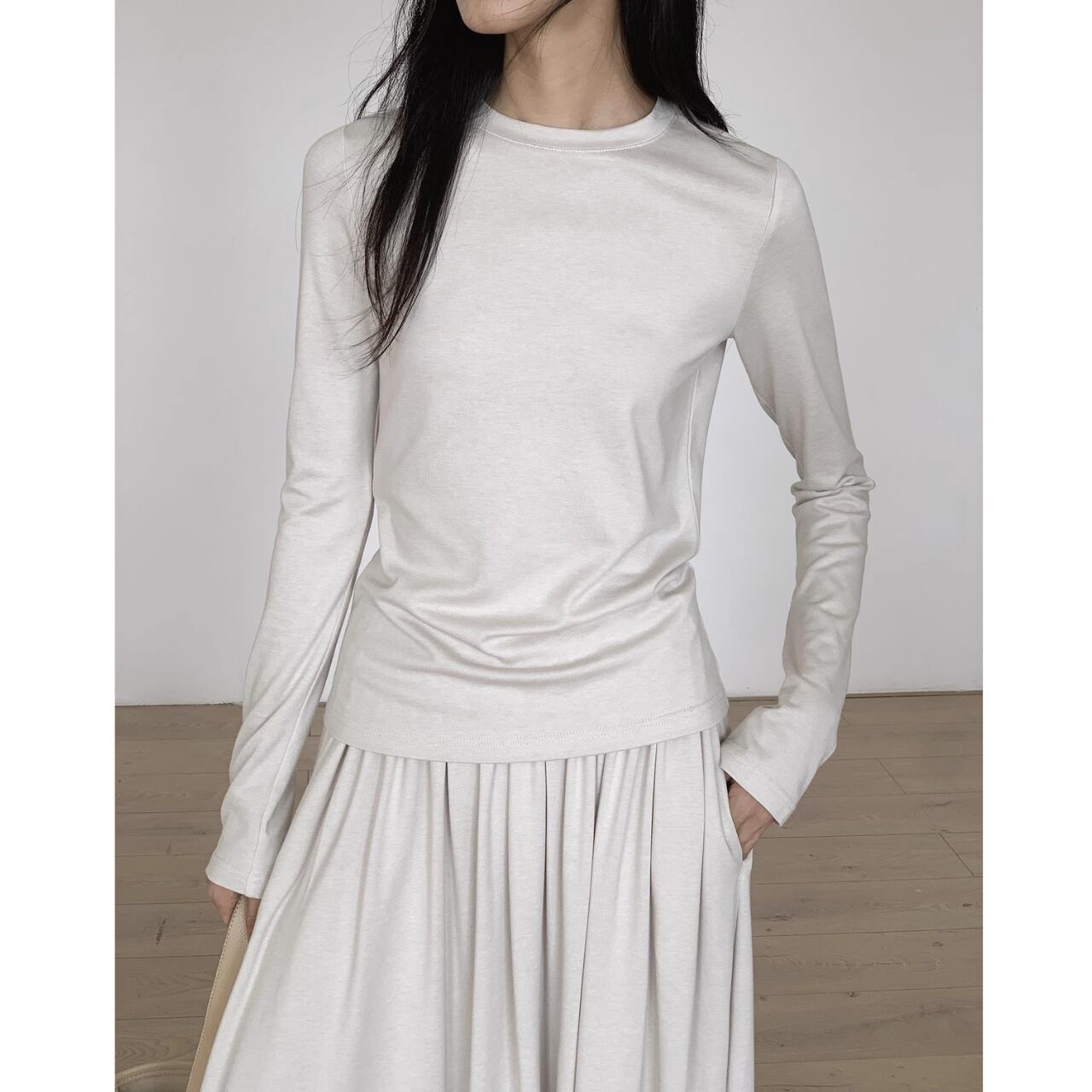 Loose sleeve white pullover 00557