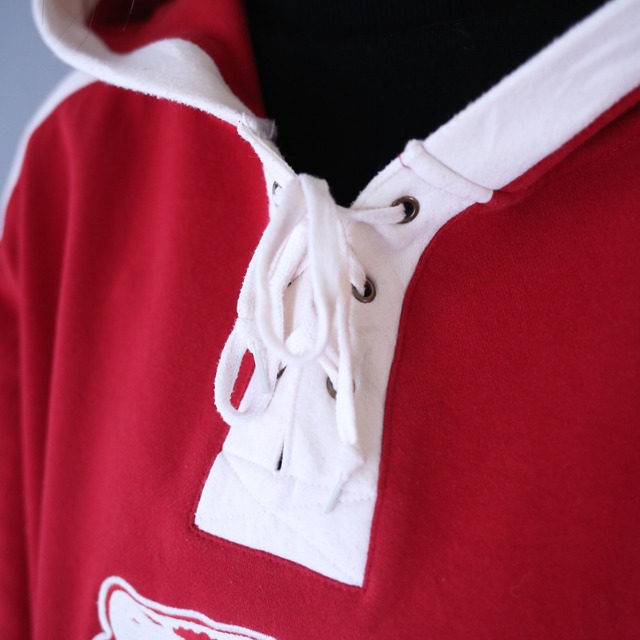 "Wisconsin Badgers" college team design over silhouette lace up sweat parka