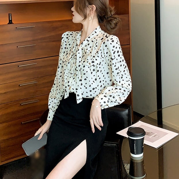 ダルメシアン柄レディースリボンシャツ (D_001) | ANIGARA