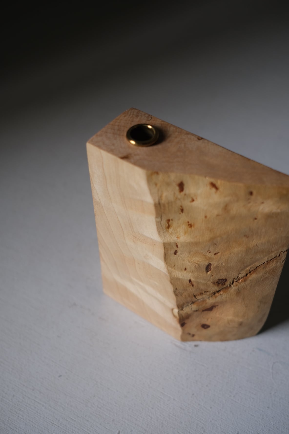 木塊 一輪挿し -栃- | TORINOKI FURNITURE