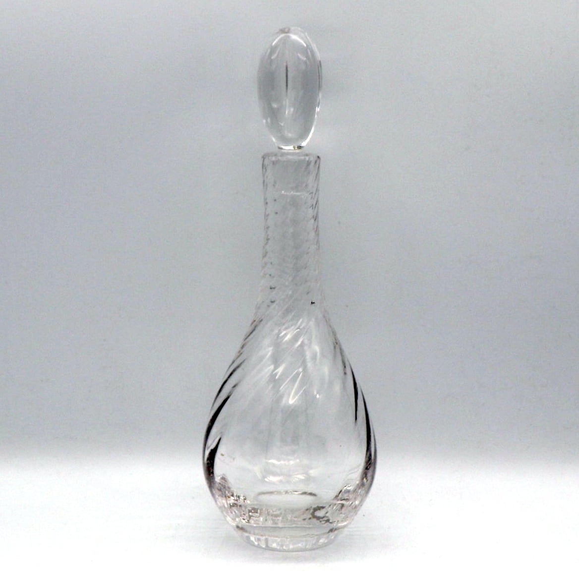 新品・未使用 KAGAMI CRYSTAL・カガミクリスタル・ガラス・瓶