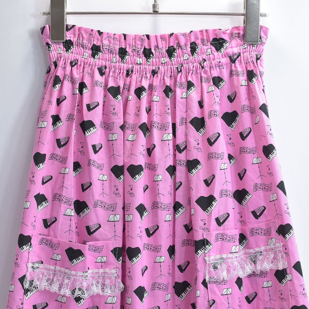 Used Pop Art design ピアノ ハート総柄 レース フリル ティアード ロングスカート 音楽モチーフ ガーリー ピンク ヴィンテージ ビンテージ 古着 レディースW59~110cm
