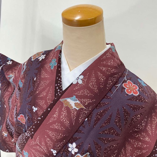 小紋 洗える着物 裄65cm 身丈163cm しつけ糸付き 花柄 袷 お洒落着 普段着 ポリエステル エンジ 美品 M サイズ 3669