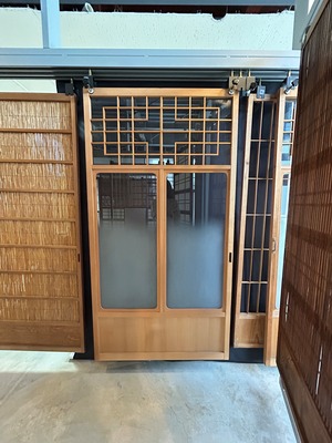 グラデーションガラス戸