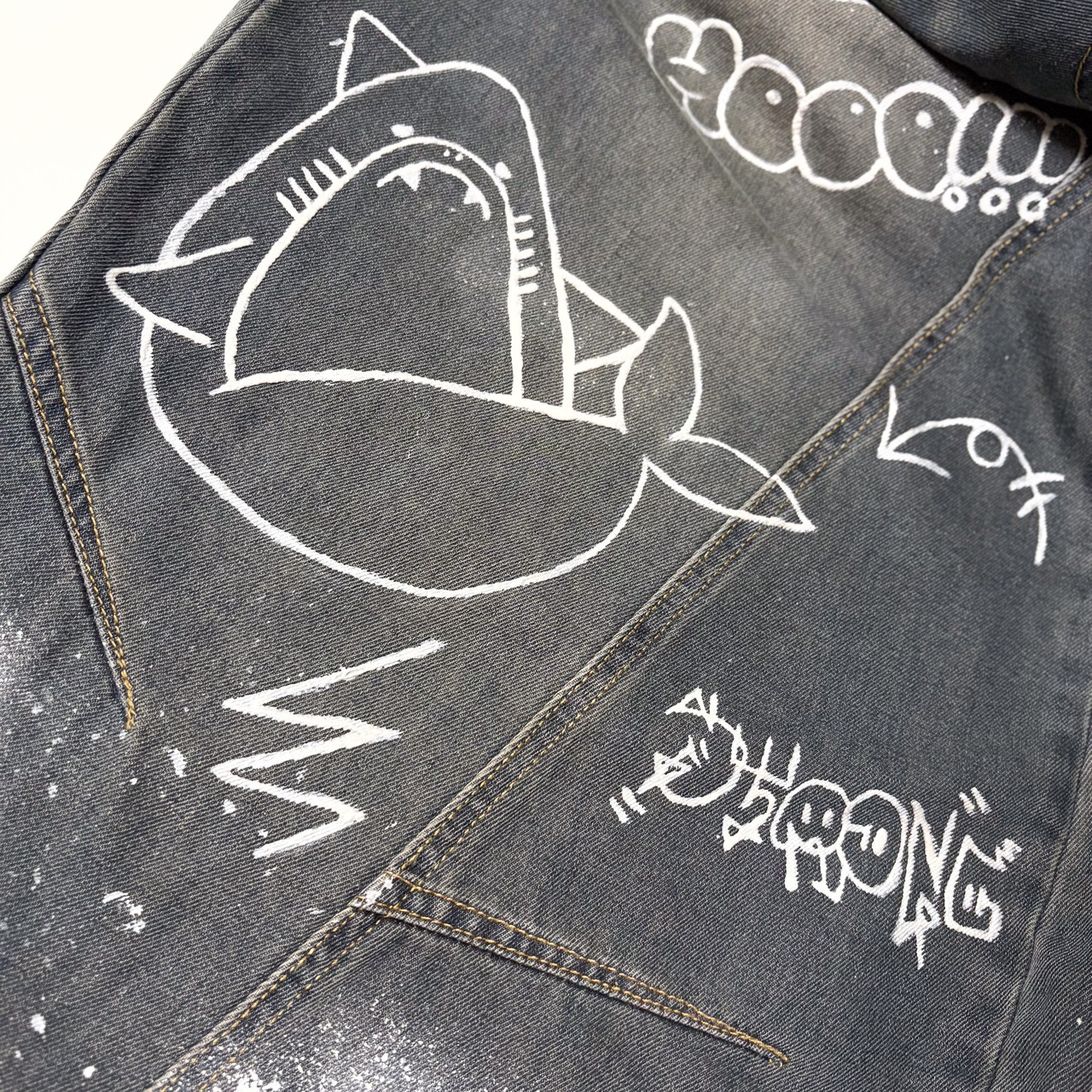 【世界に一点だけ。二度と同じものは作れない。】サメペイント　ルーズデニムパンツ - 5