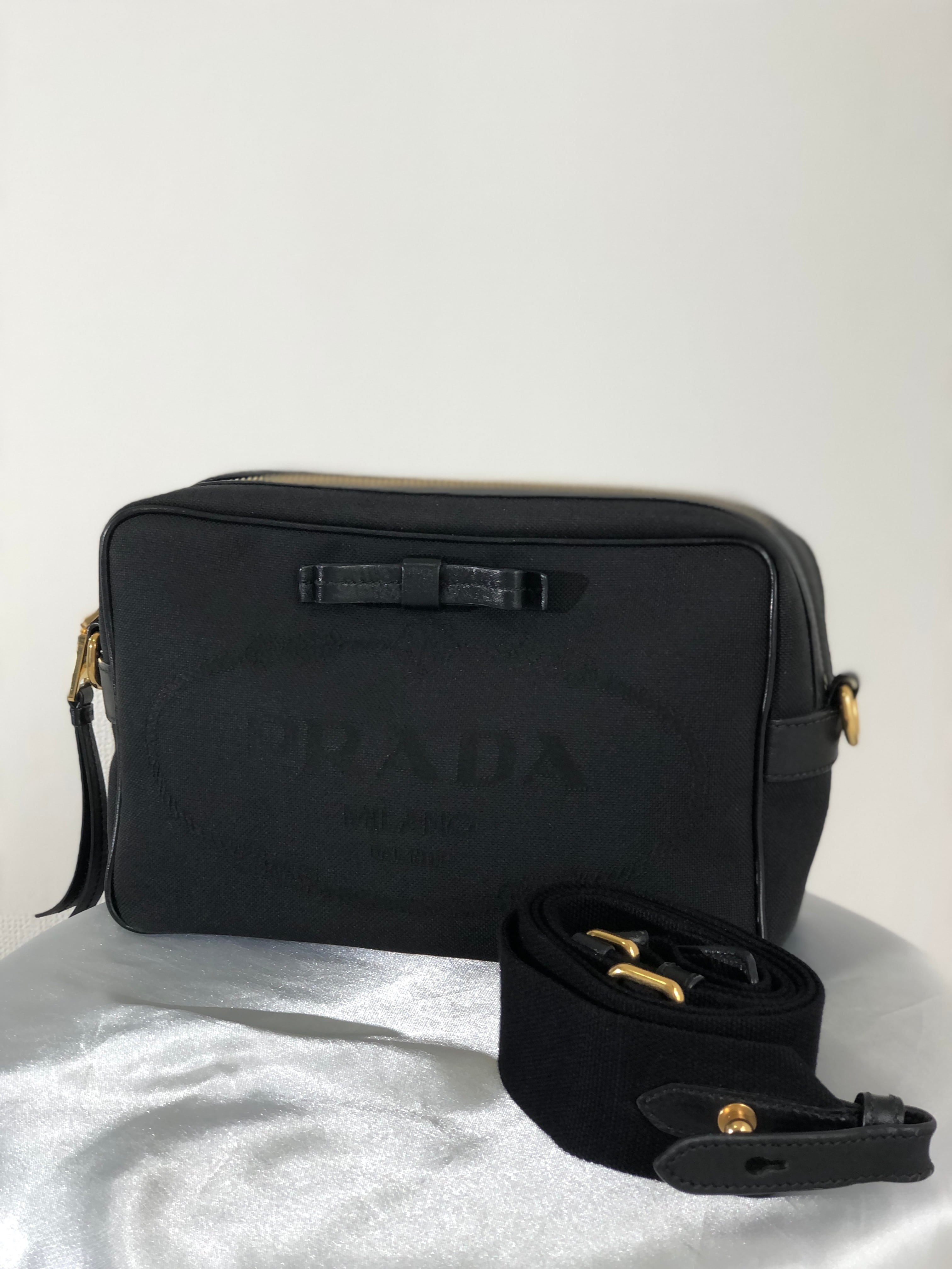 PRADA プラダ ブランドロゴ キャンバス ショルダーバッグ PRADA プラダ ブランドロゴ キャンバス ショルダーバッグ
