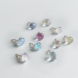 1粒の紫陽花   貼り付けタイプピアス
