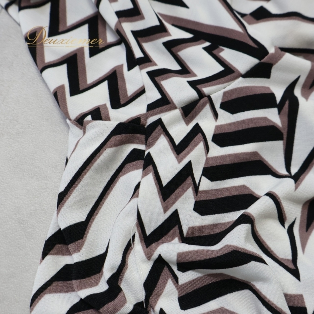 社交ダンス 衣装 トップス ブラウス ホワイト系 チャコット Chacott 日本製 白 黒 紫 柄 伸縮 ストレッチ 練習 レッスン かわいい パーティー ダンス衣装 イベント ステージ 柔らかい生地 ブラック系 パープル系