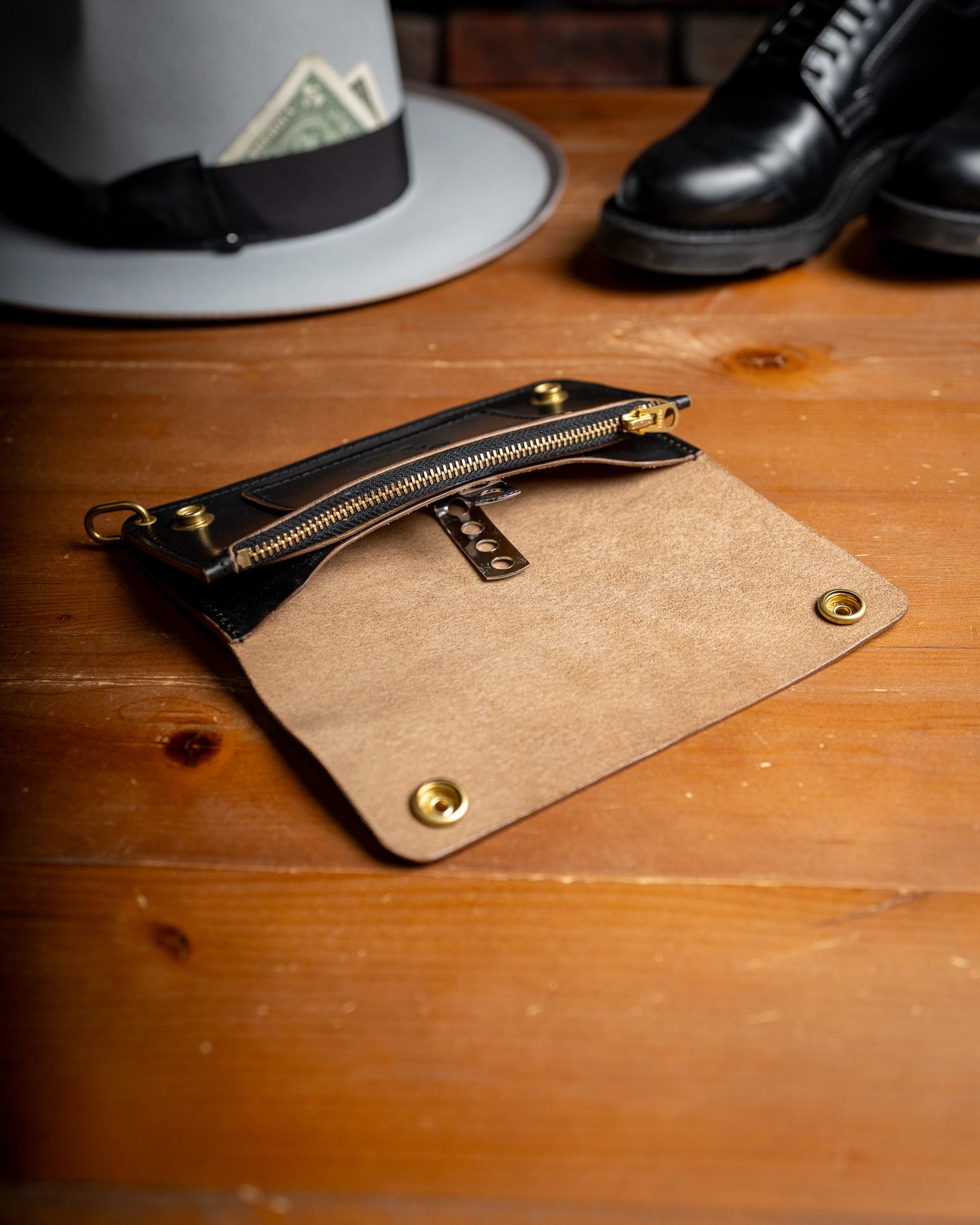 Additive and Line】Tracker Wallet TW-003 Maryam Horse Butt 2層
