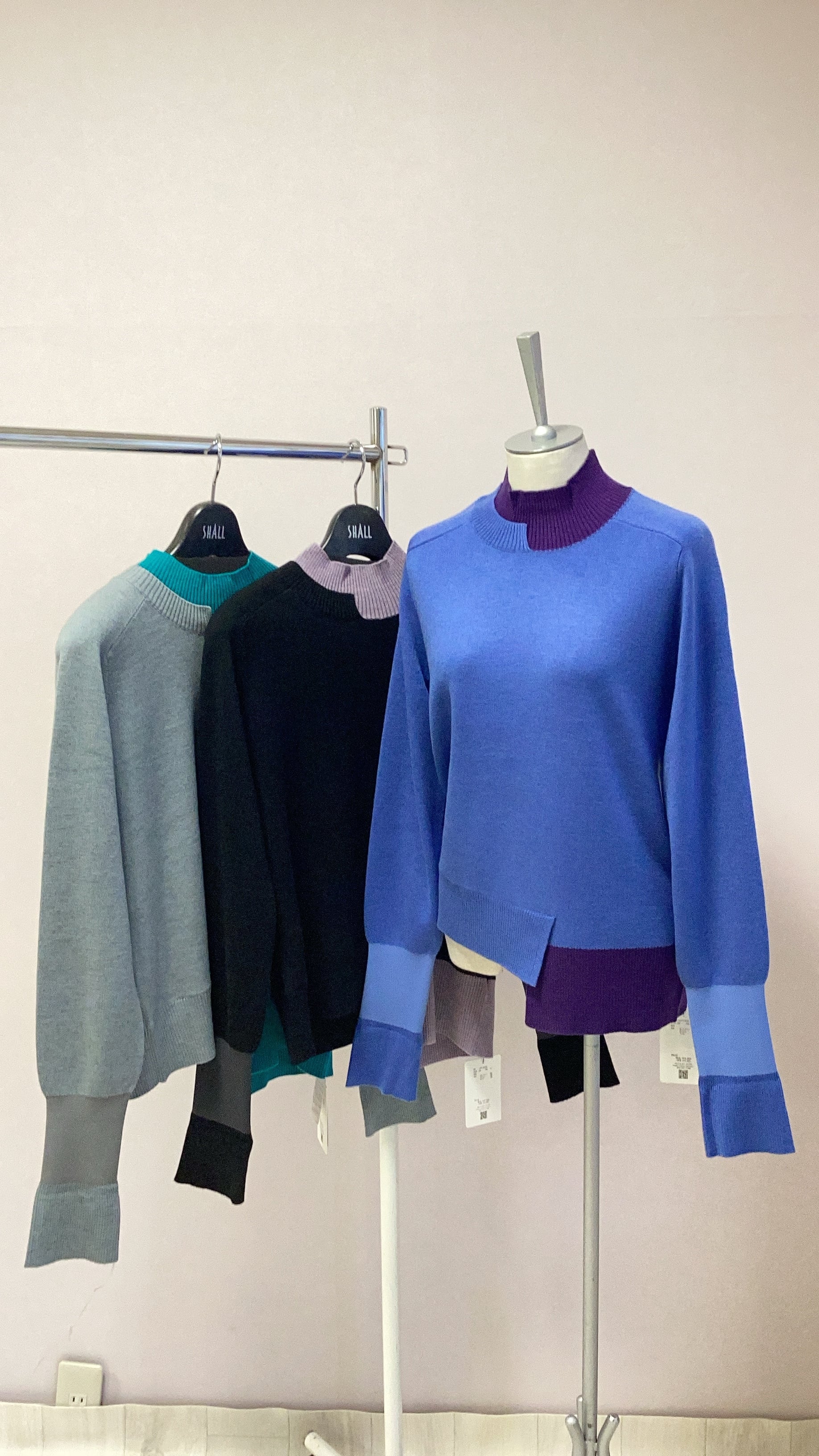 2025秋冬 Lallia Mu トリコロールハイネックニット No.2513458 ブルー ブラック ライトグレー フリーサイズ ラリアムー