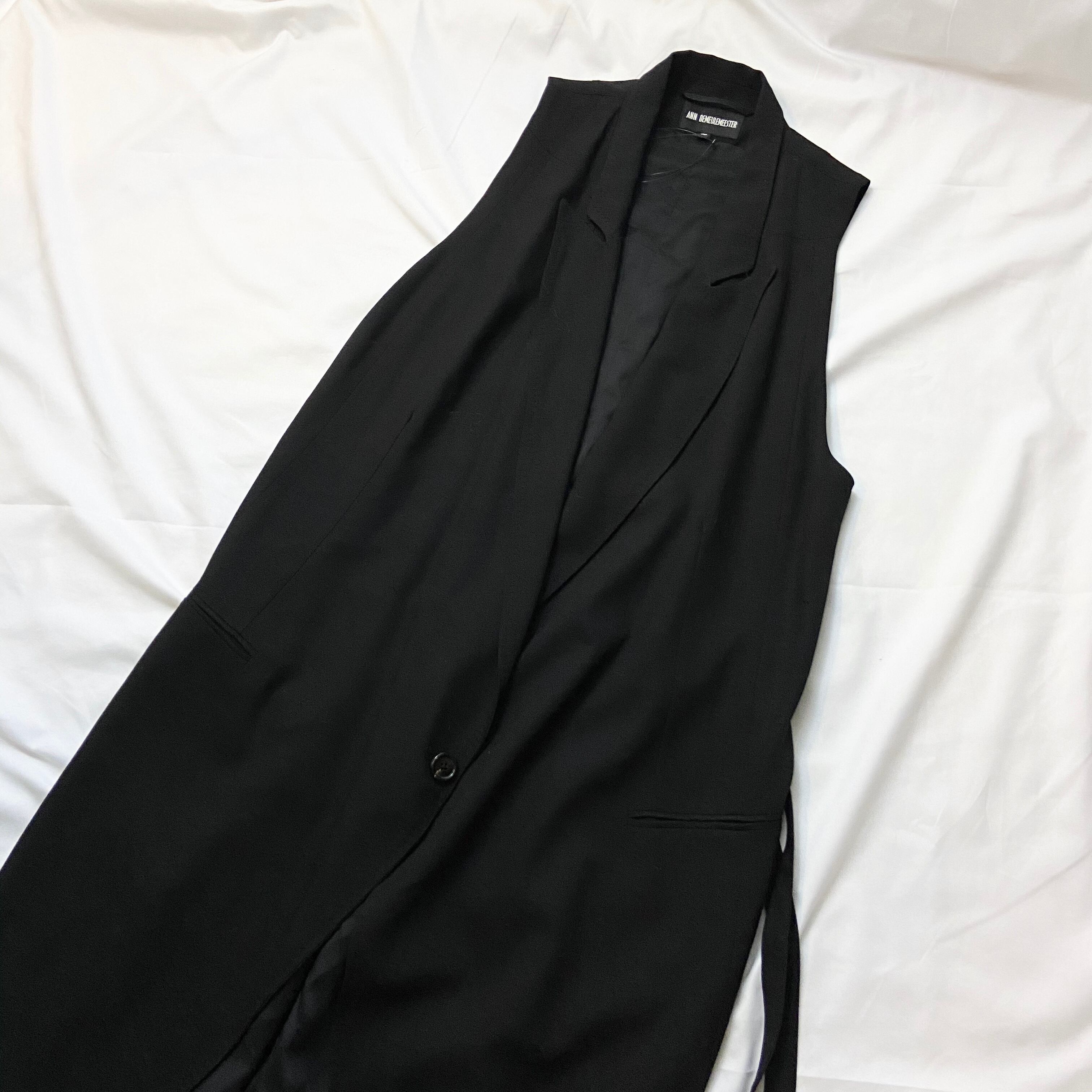 ANN DEMEULEMEESTER no sleeves coat | NOIR ONLINE