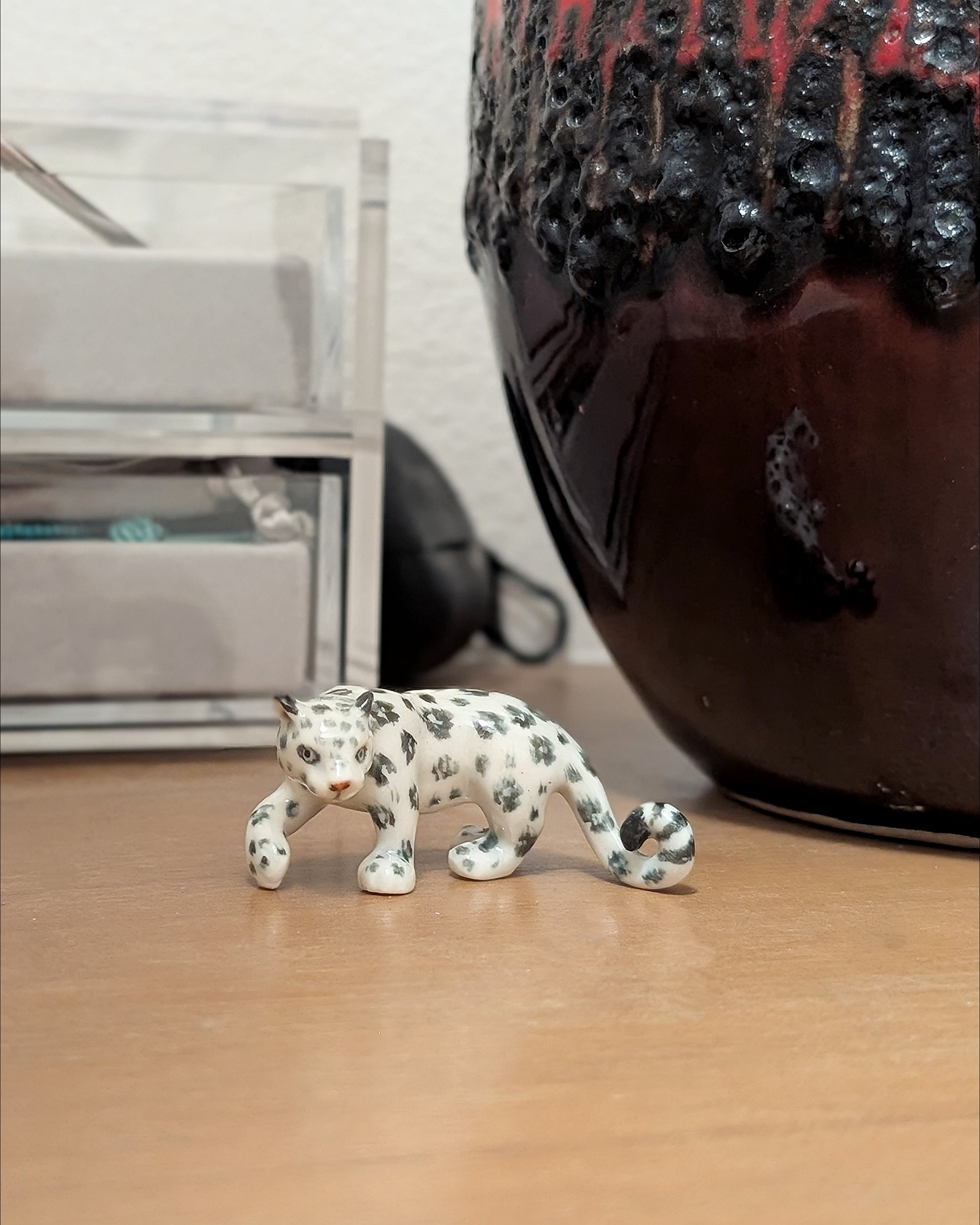 【ミニチュア陶器】Snow leopard