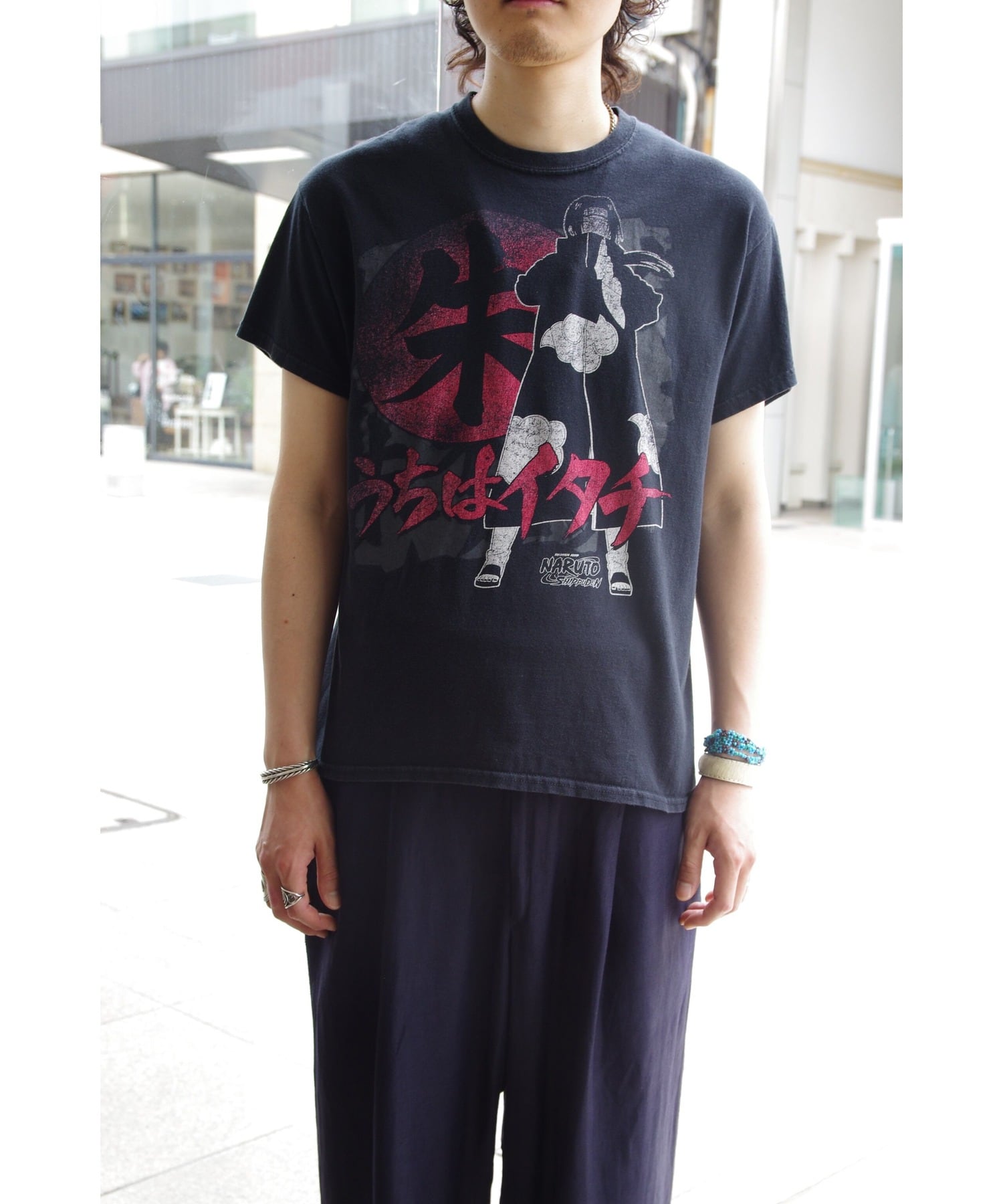 NARUTO アニメTシャツ ブラック ナルト うちはイタチ メンズLサイズ gr