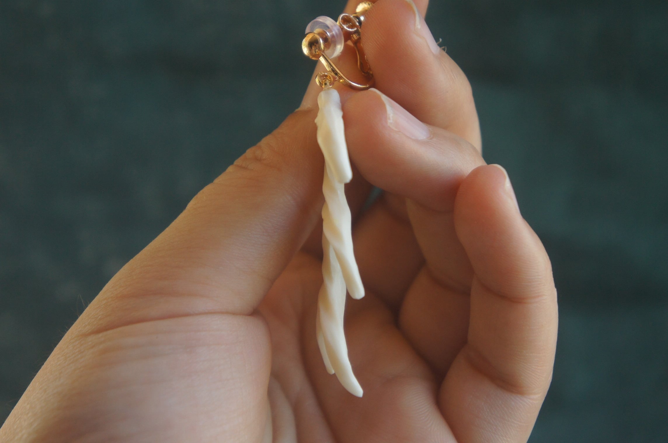 鹿角彫刻「鹿角」イヤリング 三段角・ツルツル | deer bone 