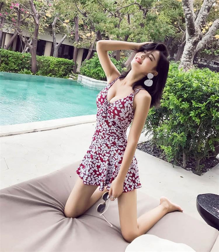 【季節にピッタリ!】 女性 温泉 水泳 水着 カバー腹 スリム ファッション プリント ワンピース水着