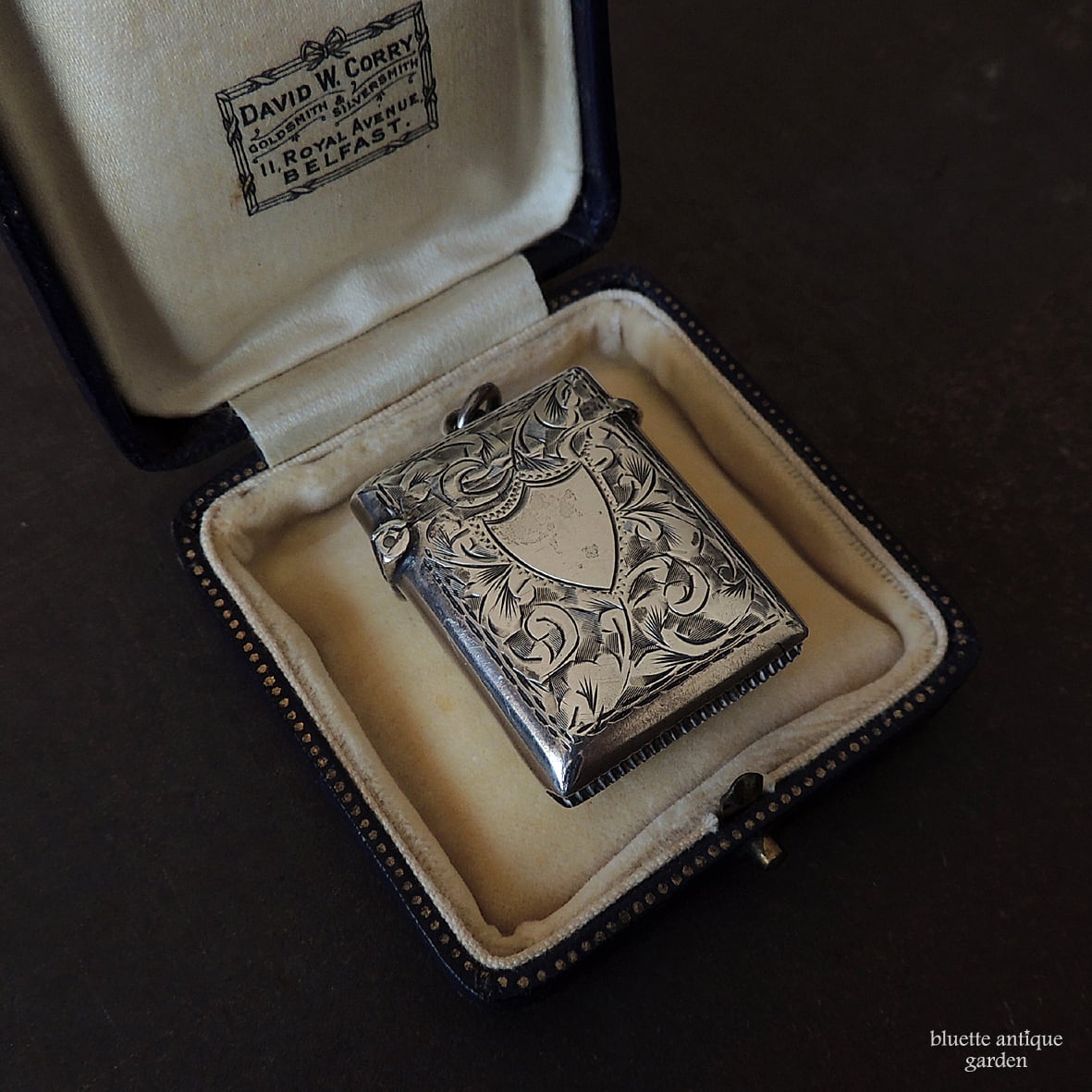 英国アンティーク スターリングシルバー ヴェスタケース【アカンサス
