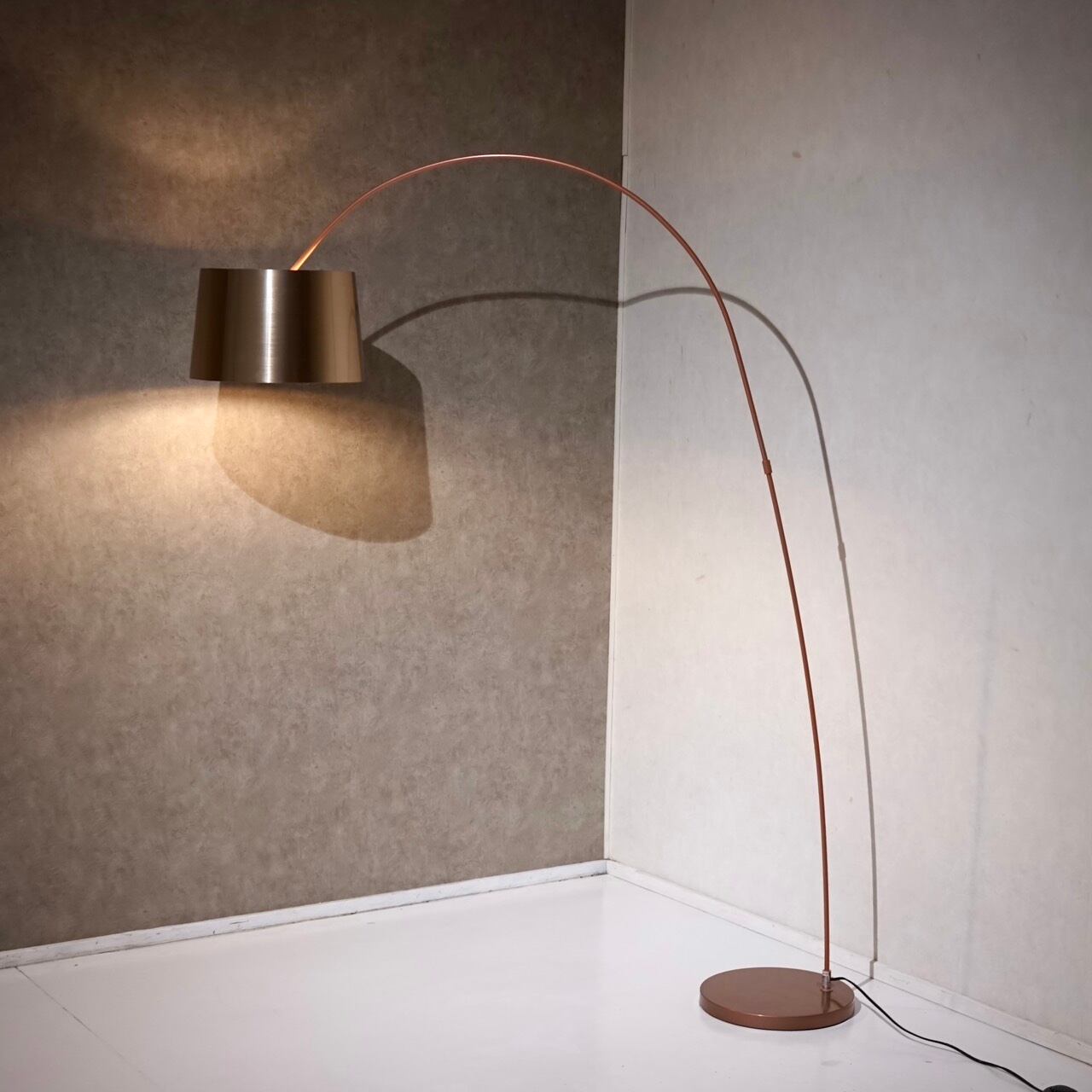 展示品　ボーコンセプト　クタ　フロアスタンド　照明　ライト　ランプ　高級 BoConcept ボーコンセプト KUTA クタ フロアランプ フロアスタンド