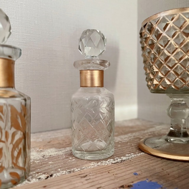 【 4/9 再入荷 】植物模様の香水瓶 Ⅲ｜ボトル 花瓶 小瓶 ガラス 蓋つきビン レトロ ヴィンテージスタイル ミニフラワーベース