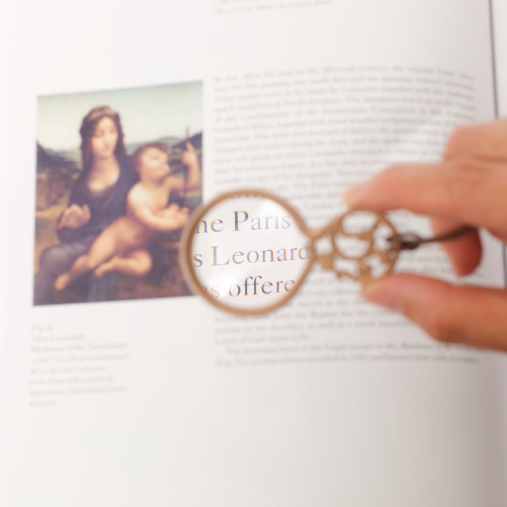 イタリアの専門職人の手によるLeonardo Da Vinci の書物の復元作品