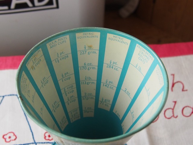 イギリスアンティーク　メジャーカップ　NUTBROWN