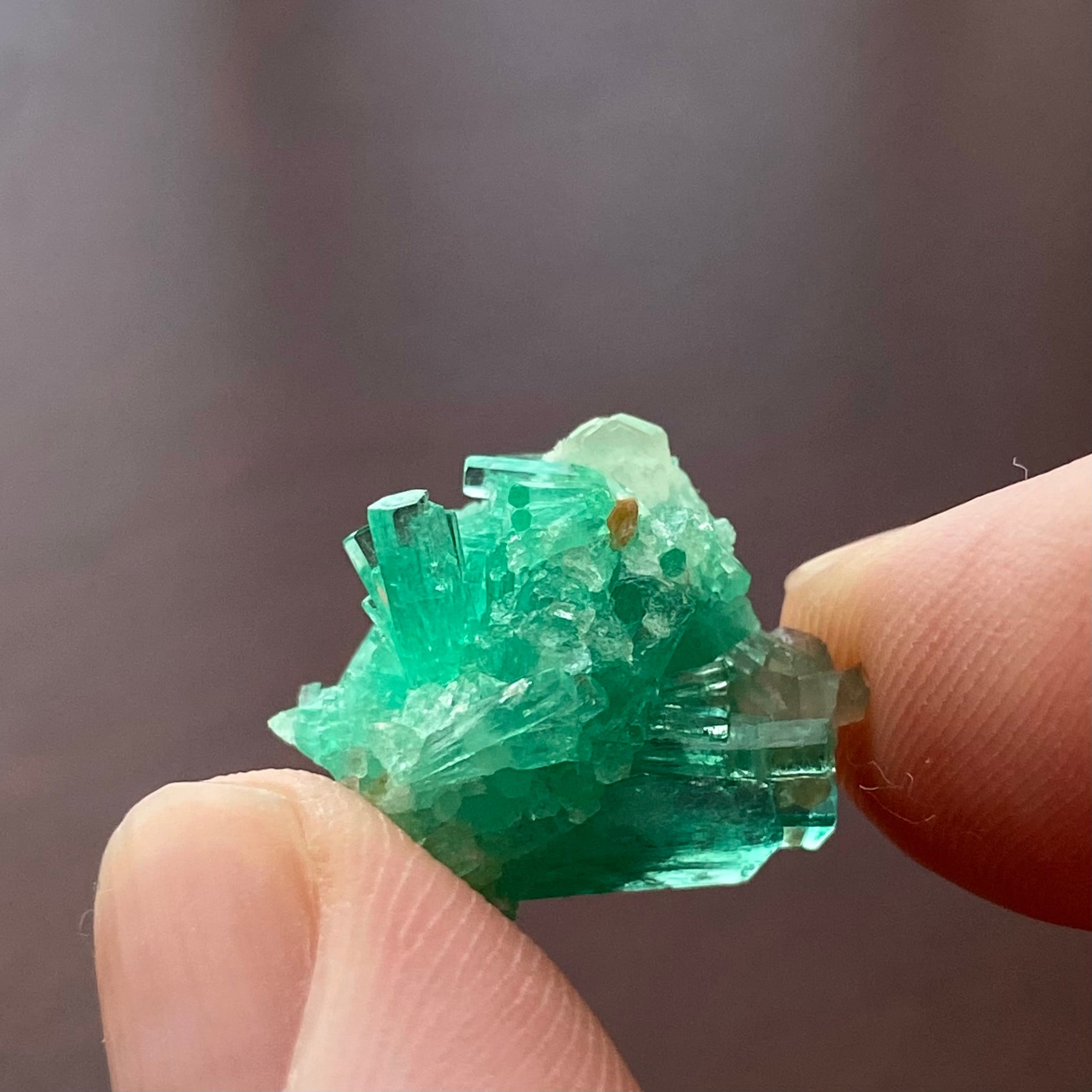 エメラルド / カルサイト【Emerald with Calcite】コロンビア産