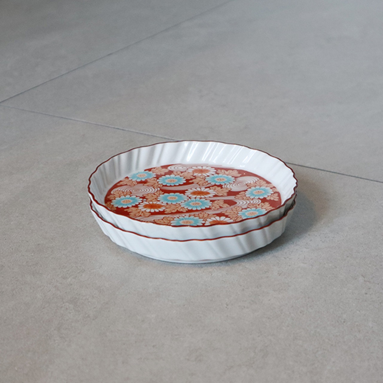 有田焼　流水菊４寸突立波渕皿　33-172