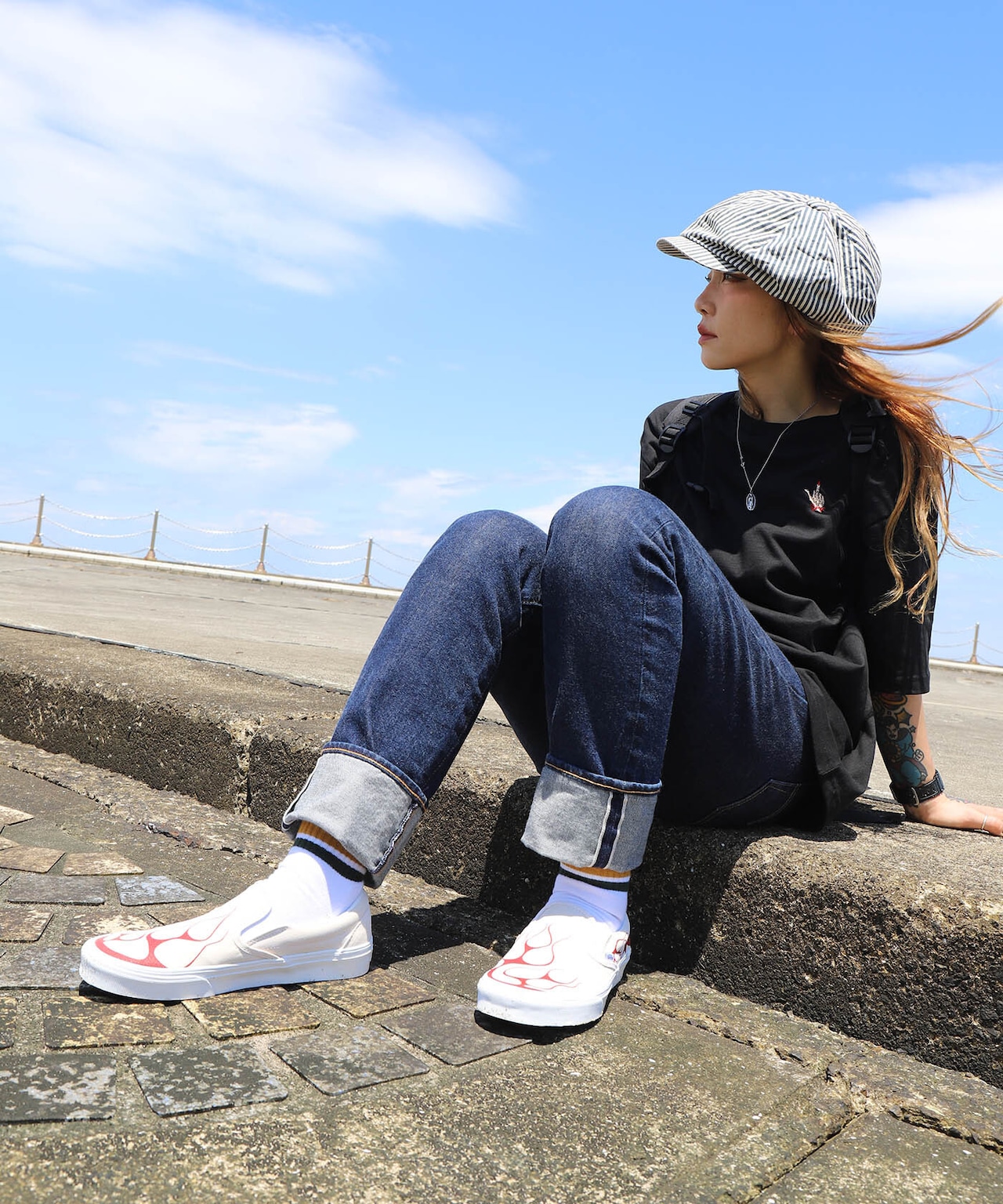 RAISE MIDDLE FINGER - 刺繍Tee(ビッグシルエット) (Mサイズ)