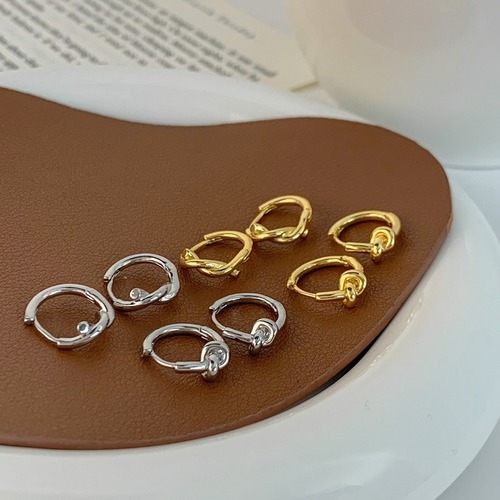 ダブルノットミニフープピアス