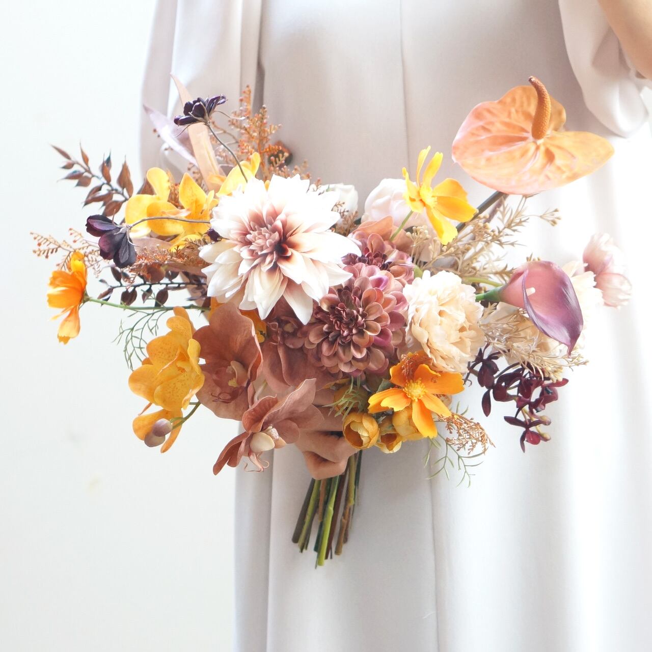 ダークオレンジ ベージュ ブラウン ポピー ダリア ウェディングブーケ