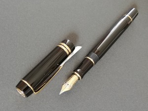 2005〜　パーカー デュオフォールド センテニアル　PARKER Duofold Centenial　（中字）18K　　　　　01334