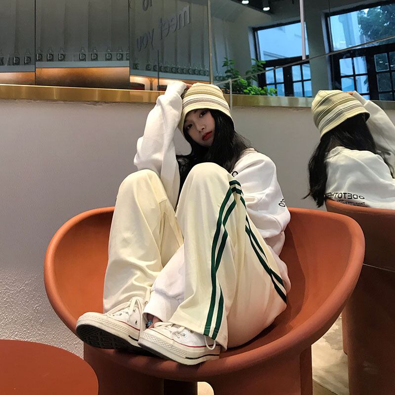 スウェット パンツ ジャージ ライン入り スポーツ ジム 運動 ルームウェア スポーティー カジュアル 大人可愛い 韓国ファッション Luluca 韓国トレンドファッションluluca ルルカ スウェット パンツ ジャージ ライン入り スポーツ ジム 運動 ルームウェア スポーティー カジュアル 大人可愛い 韓国ファッション Luluca 韓国トレンドファッションluluca ルルカ