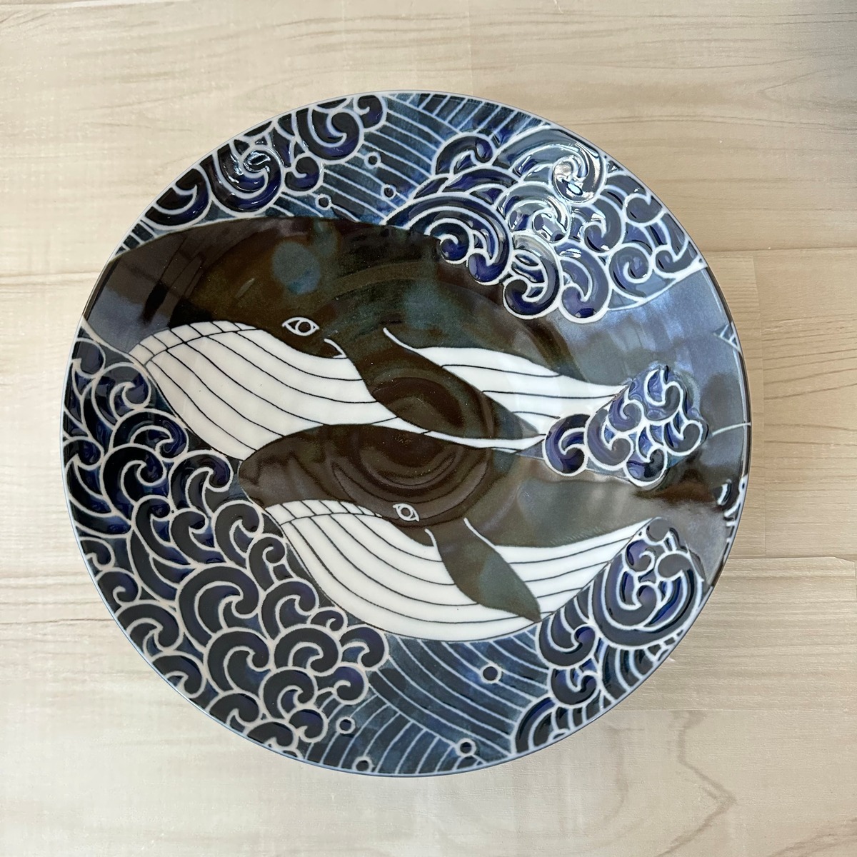 新品 日本製 美濃焼 白波くじら 22cm 深皿 パスタ皿 カレー皿 | うつわ