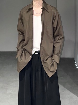 loose dress shirt / brown