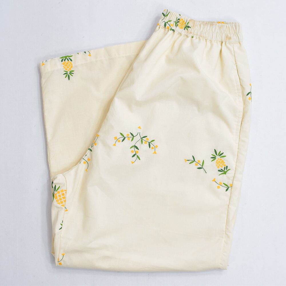 Remakeリメイク 再構築 パッチワーク&フラワー刺繍 デザイン ルーズシルエット イージーパンツ アイボリー 古着 裏地付き レディースW 71~114cm