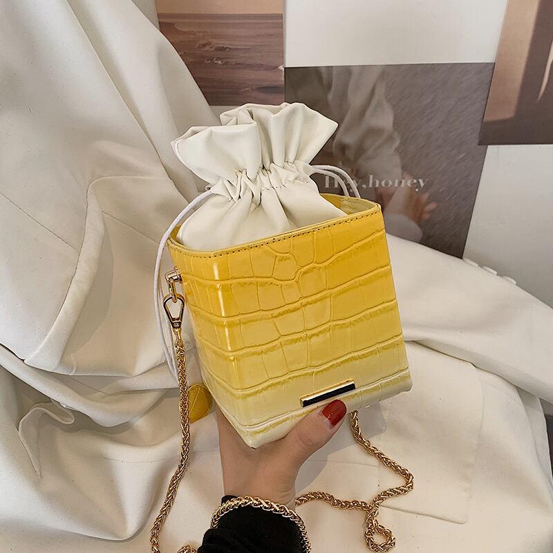 レッドサマーチェーン 夏物 メッセンジャーバッグ Tiancai_Wing_Bag6974294384