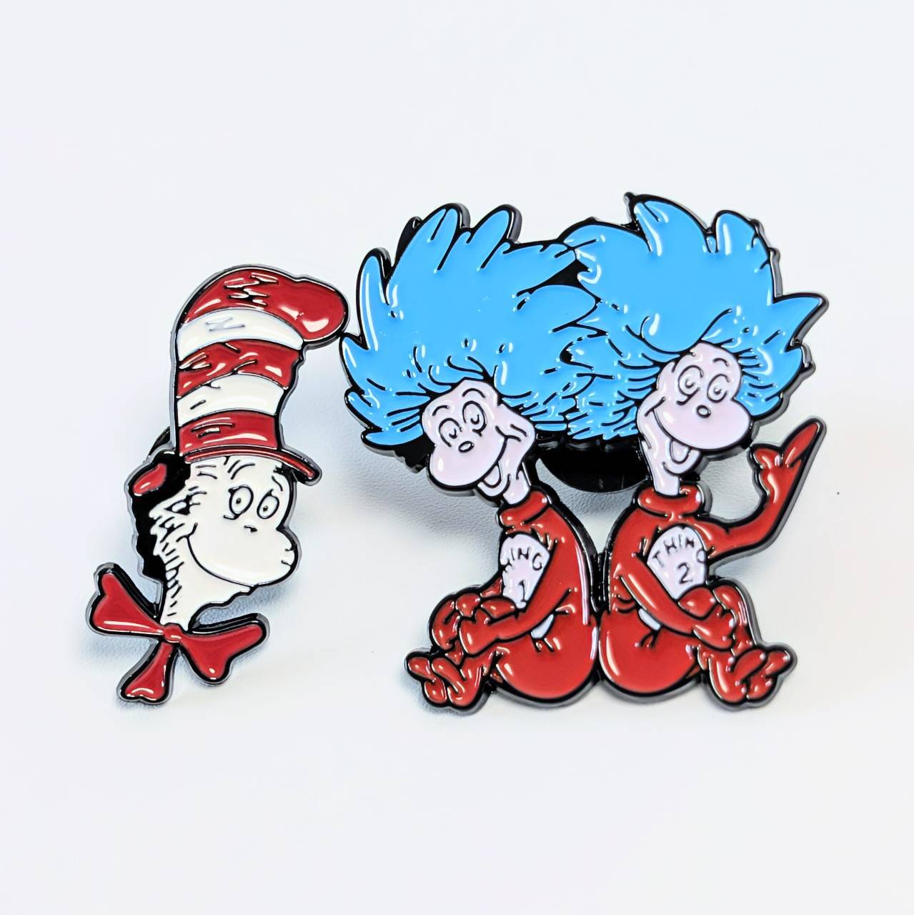 送料無料！ ★ピンズ PINS★ピンバッジ 【 Dr. Seuss（ドクター・スース）  】『 キャット・イン・ザ・ハット（The Cat in the Hat）』2Pセット 〚アメリカン雑貨 アメトイ〛