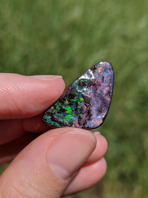 夜の神秘を閉じ込めた バイカラータンザナイトルース1.2ct 夜の神秘を閉じ込めた バイカラータンザナイトルース1.2ct