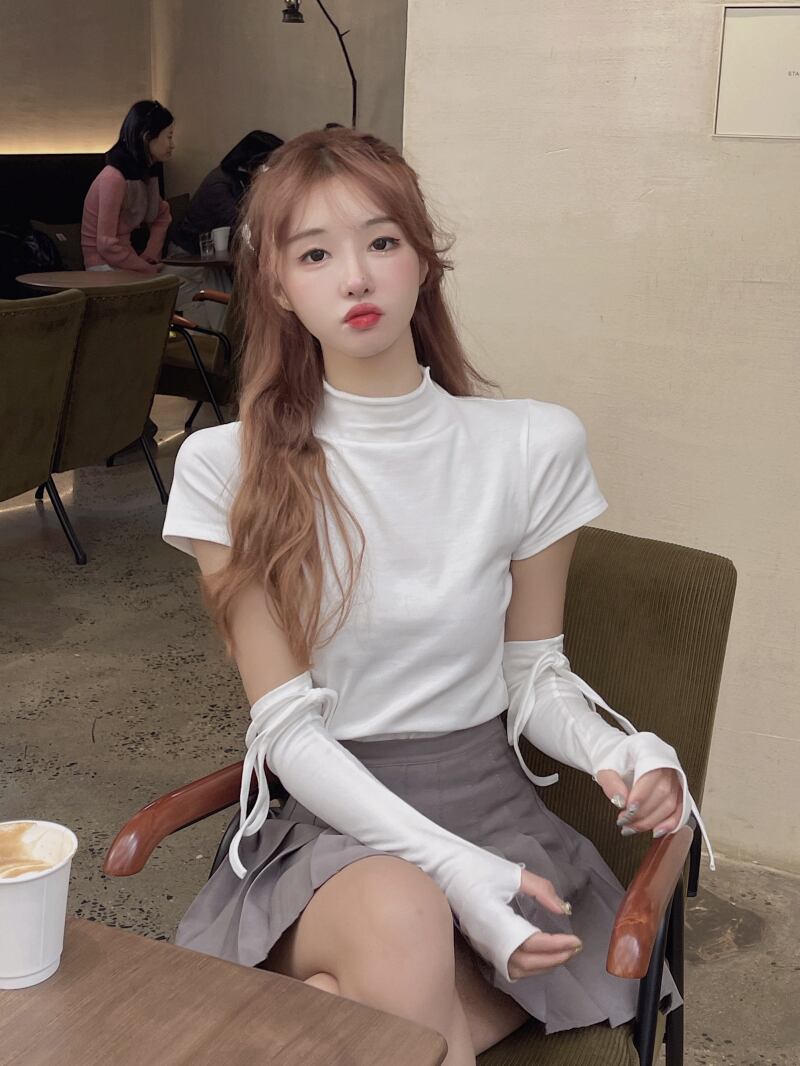 Tシャツ シャツ スリムカラーホワイトスリーブスプリングトップス ロング レース 春物 レースアップ ブラックストロベリース96558153789