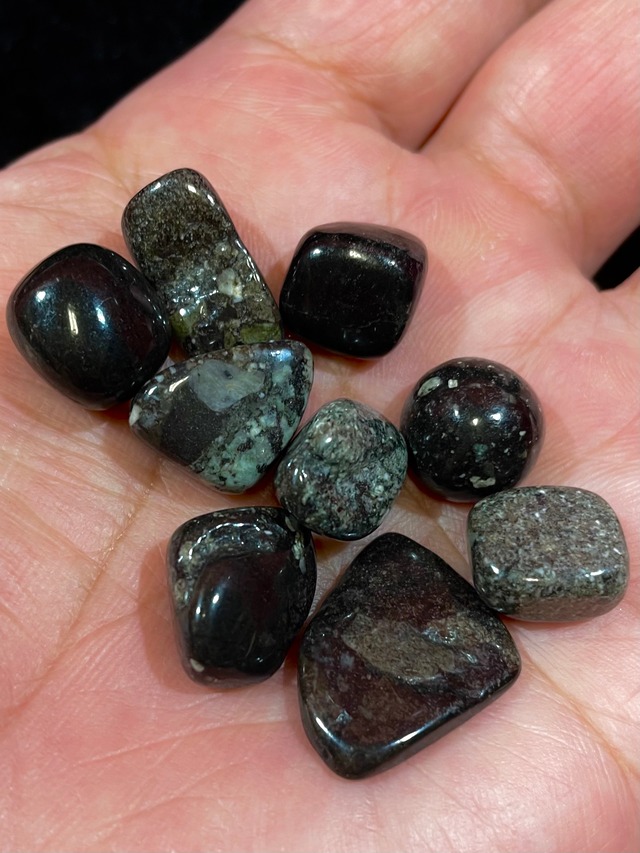 16) 日本人の「心」に寄り添う御守り！天照石・願い(さざれ)