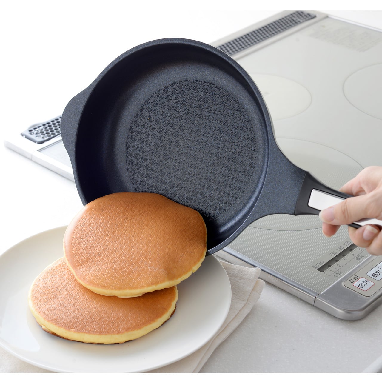 アーネスト スーパーベルフィーナプレミアム IH対応 5点セット (フライパン26cm、28cm、フライパンカバー、指とんぐ、フライパン保 11日2時までP5倍公式店スーパーベルフィーナプレミアム26cmIH対応フライパンIH ガス シーズヒーター ラジエントヒーター  ハロゲンヒーターIH対応 フライパン 焦げ付きにくい 軽量 キッチン用品 調理器具 グリーン 緑 | すまいる雑貨（アーネスト公式）