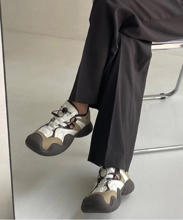 クロスストラップカジュアルシューズ 24PS486