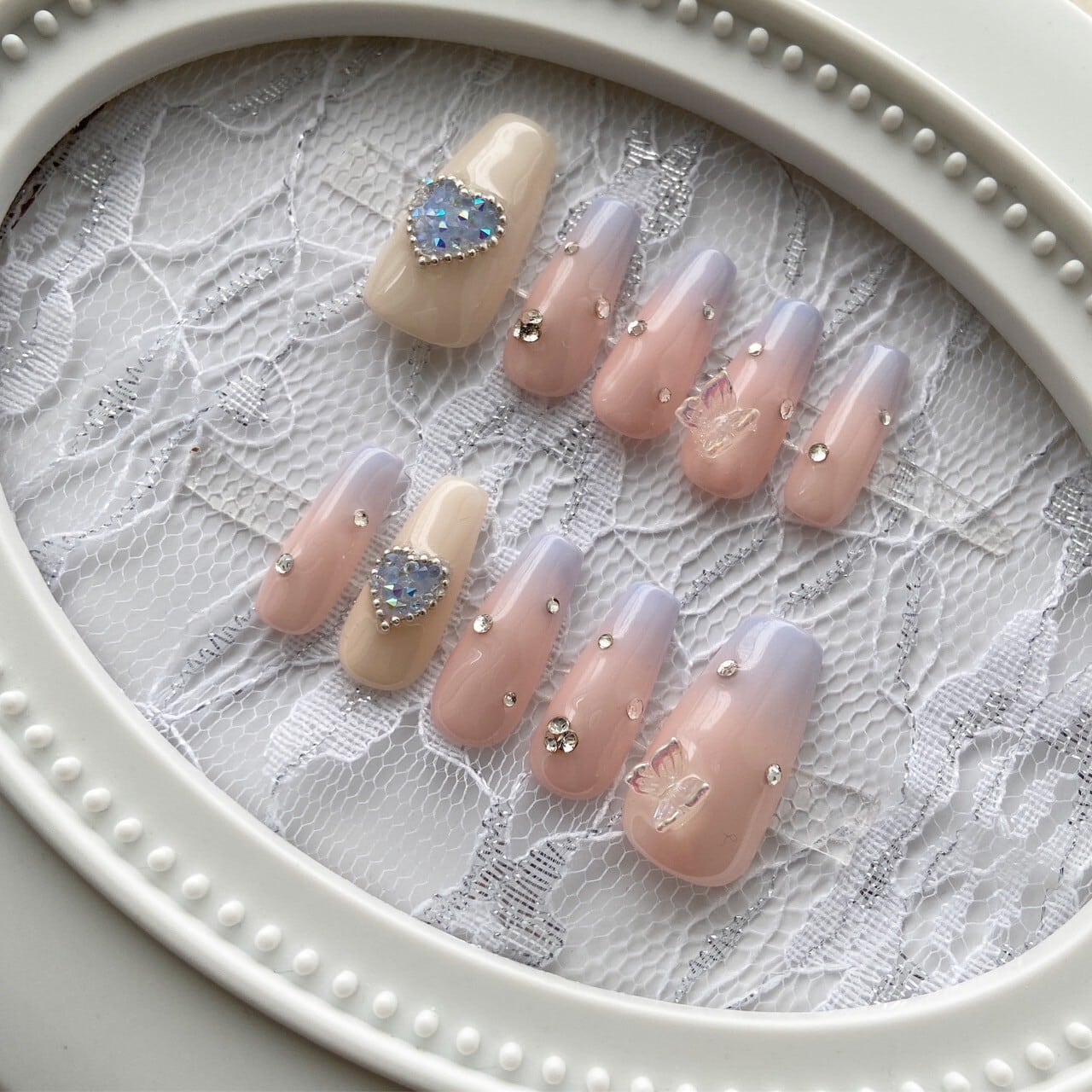 水色ネイル グラデーションネイル オーロラ蝶々 ピクシーネイル