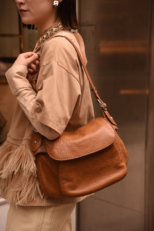 Salvatore Ferragamo / vintage camel flower shoulder bag.