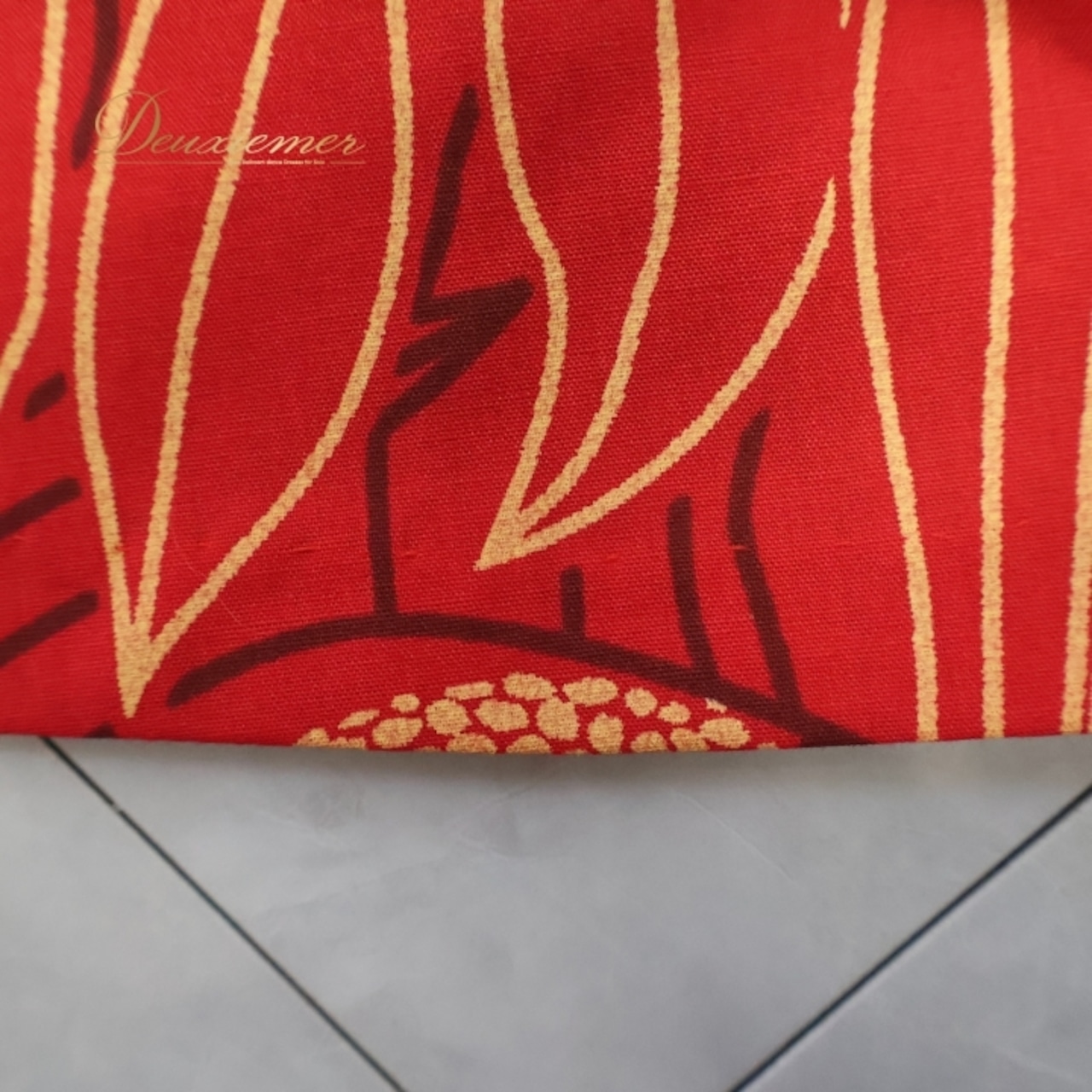 フラダンス 衣装 ツーピース セットアップ 上下セット レッド系 ハワイアンプリント モンステラ柄 植物柄 花柄 アロハ フラ ダンス レッスン 練習 普レアスカート ふんわり 華やか 鮮やか かわいい おしゃれ 上品 大人っぽい イエロー系 ブラウン系 赤 黄 茶 魅力的 ビーチ ヘルシー マリンスタイル