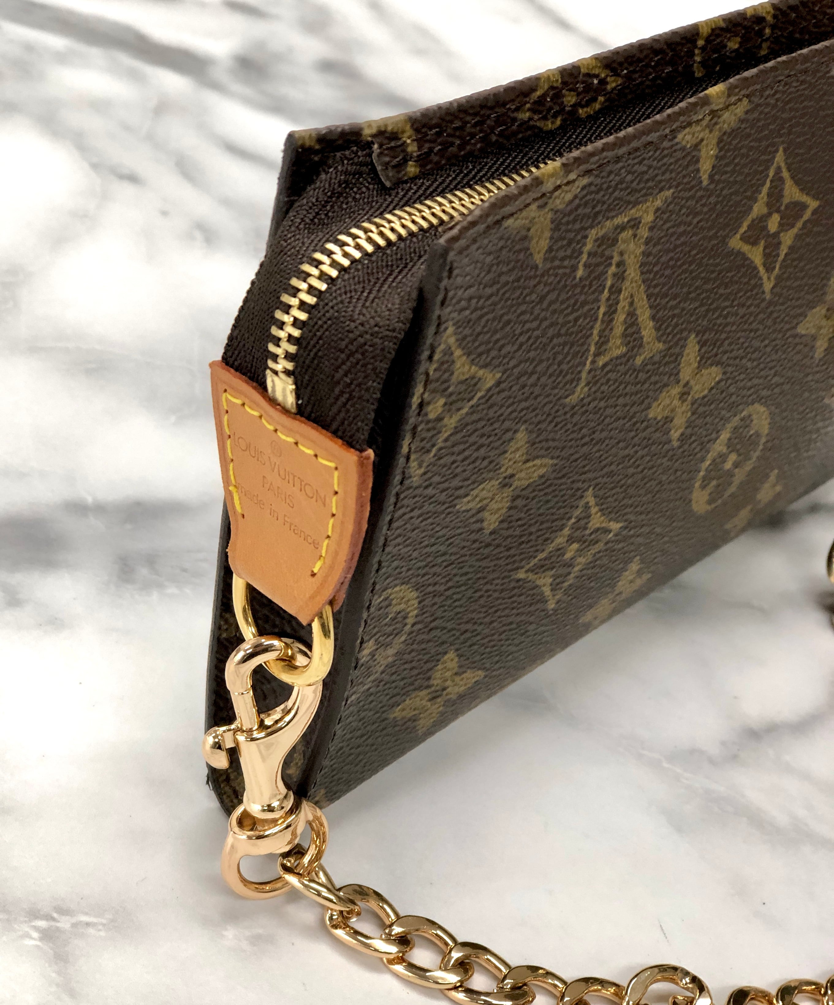 LOUIS VUITTON　ルイ ヴィトン　モノグラム　チェーン　アクセサリーポーチ　ミニバッグ　ブラウン　vintage　ヴィンテージ　オールド　 x3u8p6   VintageShop solo powered by BASE