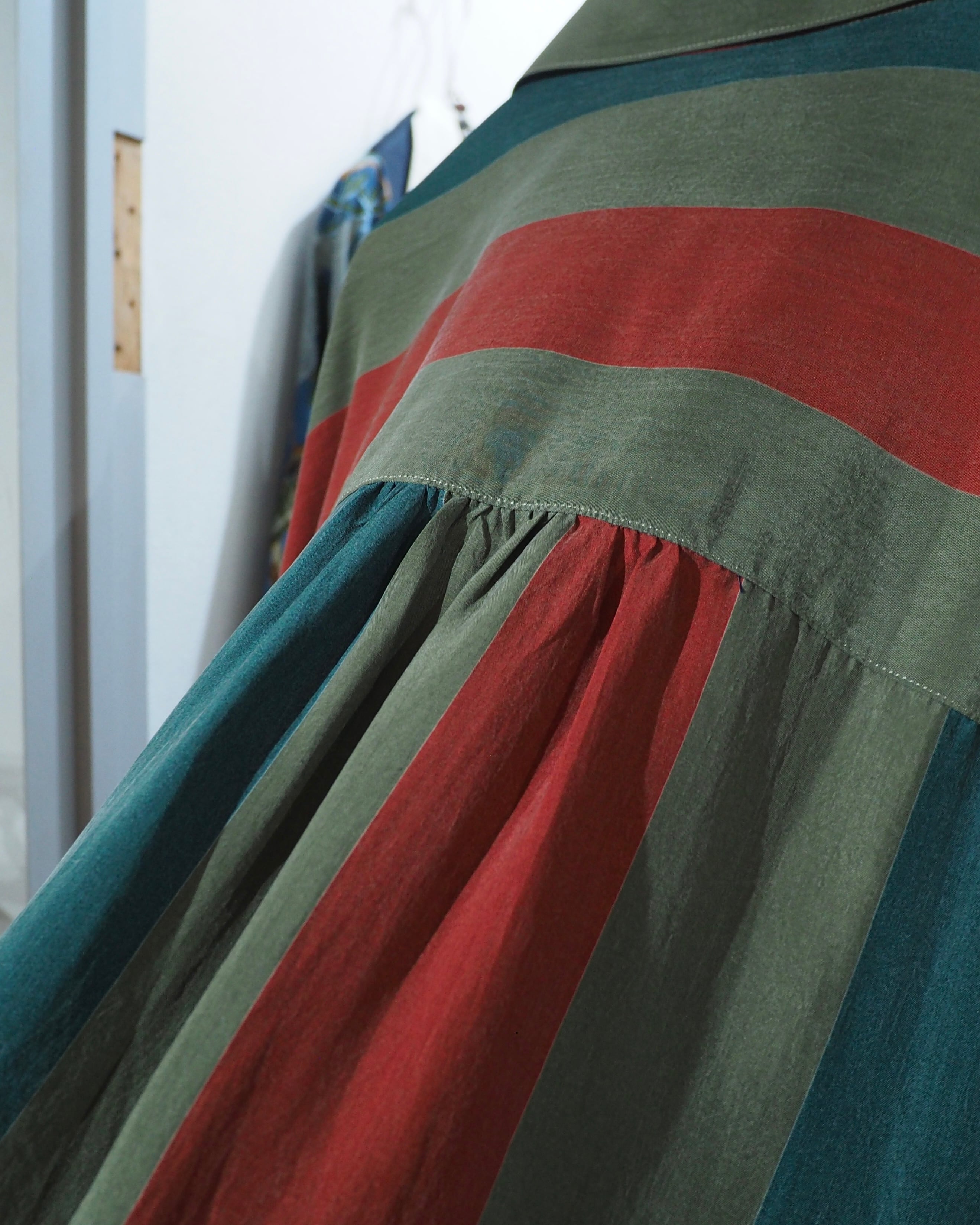 1980s ” BARBANO ” Tricolore stripe pattern vintage Drape loose Shirt