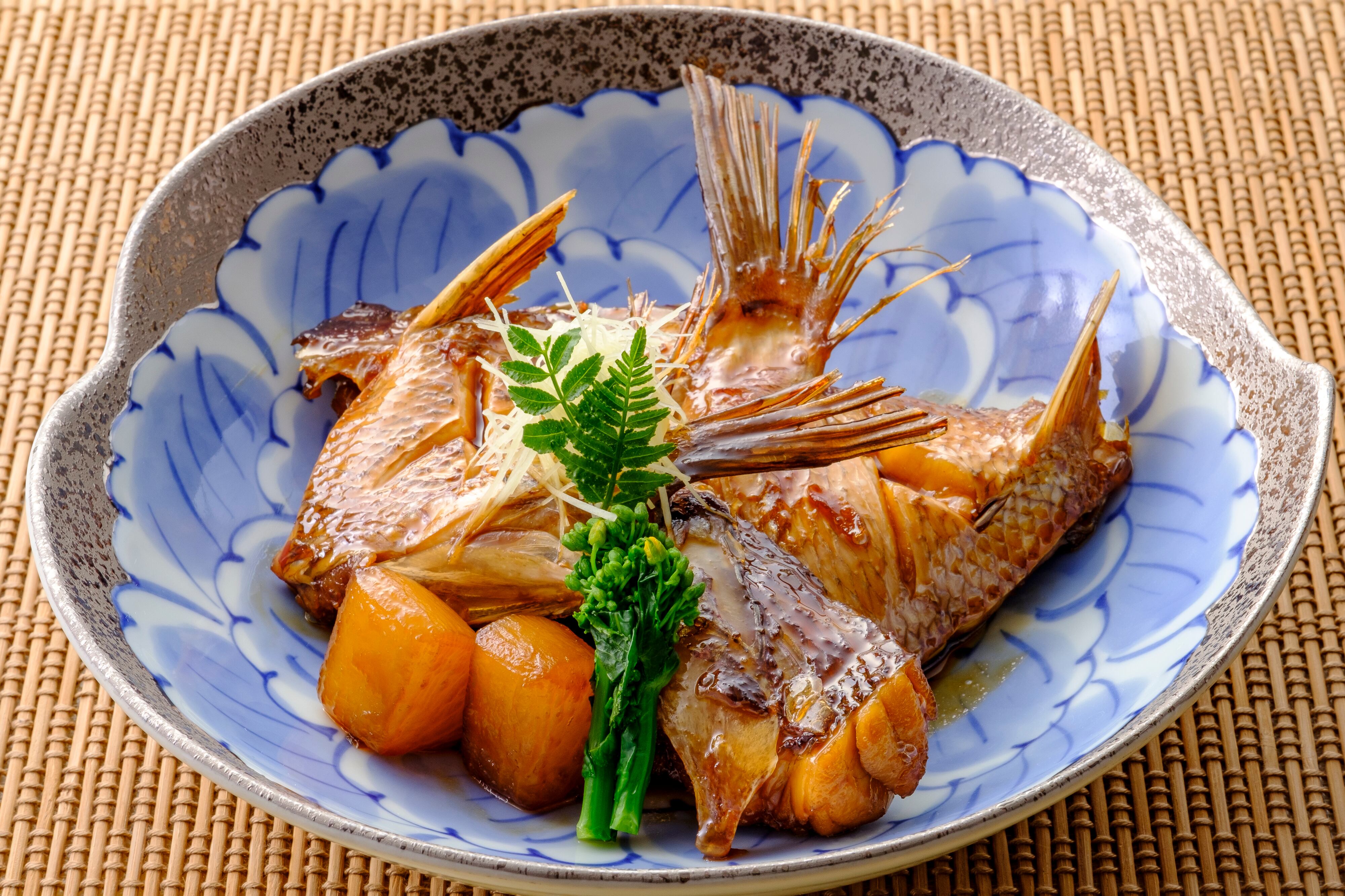 みやび鯛】鯛カマ1㎏ | 坂田水産オフィシャル みやびDINING