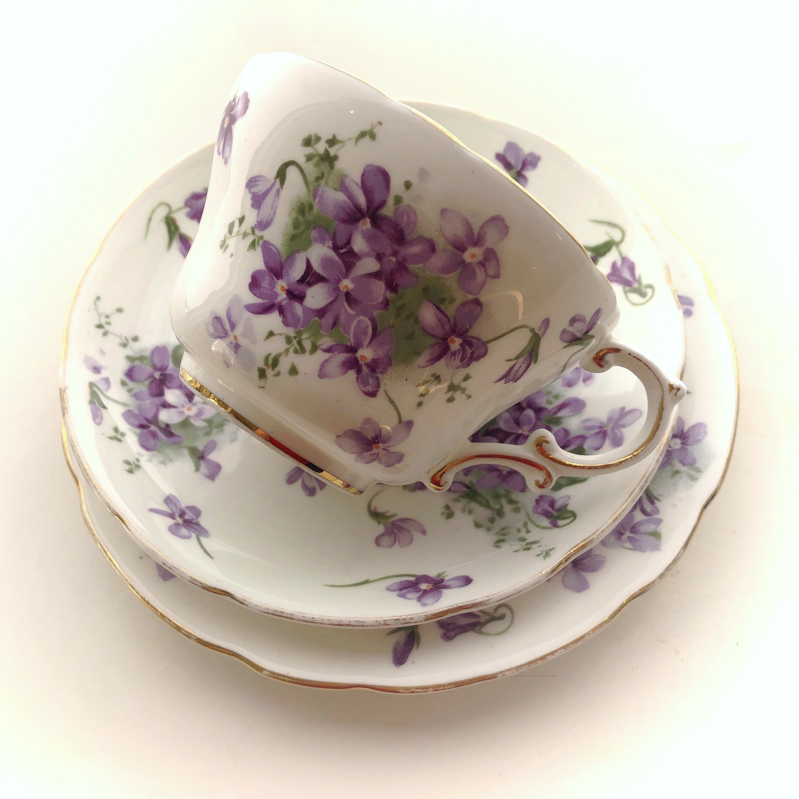 スミレのティーカップ（トリオ） | メルキュール骨董店